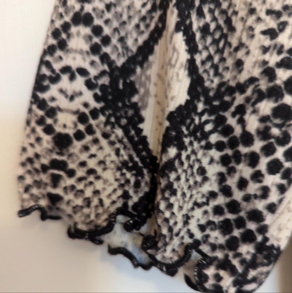 🐆 Caution to the Wind Snake Print S Crop Top Ruffle Hem Whimsicoth Animal - Picture 3 of 10